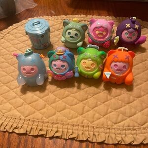 🔥 Shinwoo Ghost Bear Series – 8/12 Figure Lot – Excellent Condition